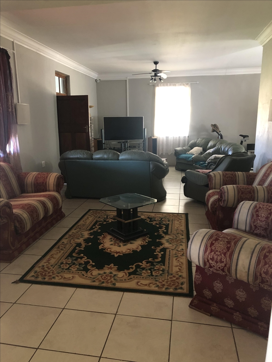5 Bedroom Property for Sale in Rustenburg Rural North West